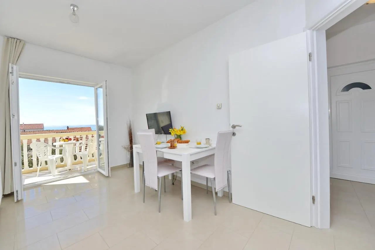 Apartments Verita 0*, Pakostane