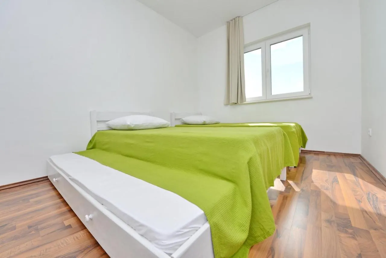 Apartments Verita Pakostane